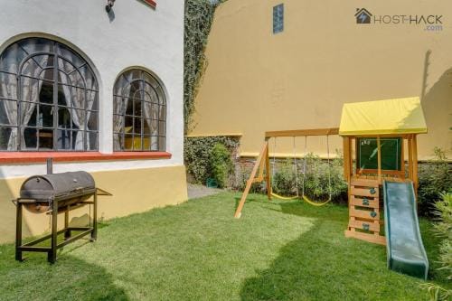 Refurbished Mansion with Garden & Patio in Las Lomas - Monte Blanco Hotel in Mexico City