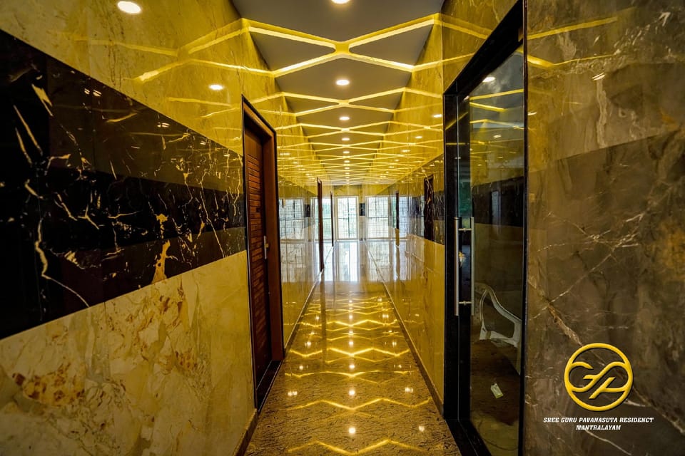 SREE GURUPAVANASUTA RESIDENCY Hotel in Telangana
