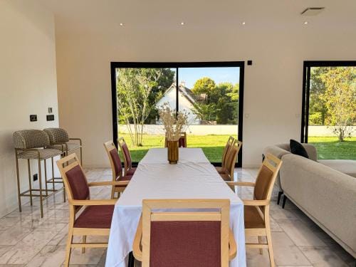 Les Trois Cypres Hotel in Blois