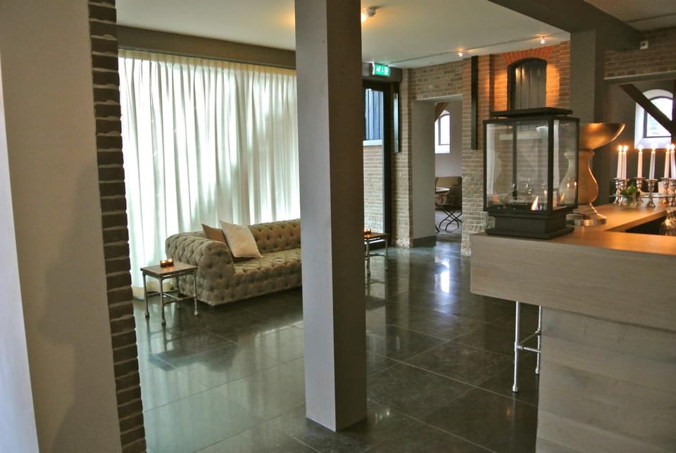 Bar/lounge