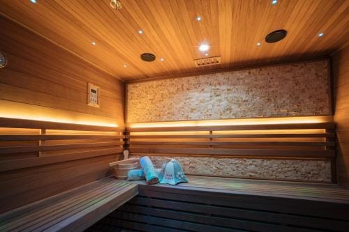 Privat-Spa mit Whirlpool und Sauna in Sursee Hotel in Canton of Lucerne