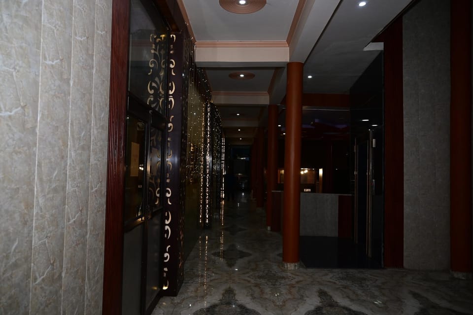 Hotel CM Palace, Varanasi Hotel in Varanasi