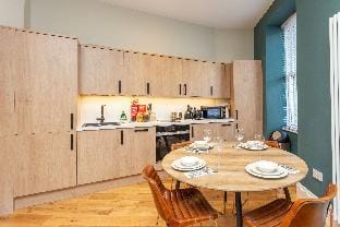 Royal 2Bed apartment City Center Hotel in Edinburgh