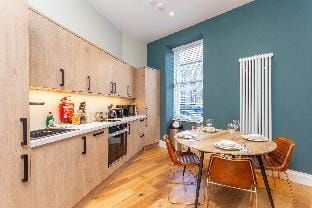 Royal 2Bed apartment City Center Hotel in Edinburgh