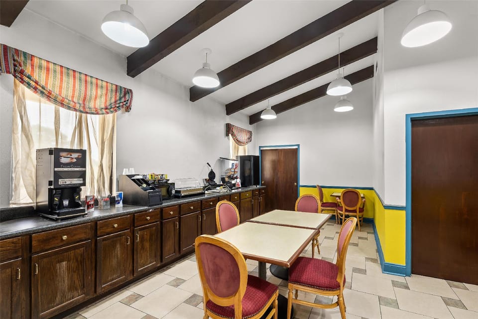 Americas Best Value Inn & Suites Aberdeen Hotel in Mississippi
