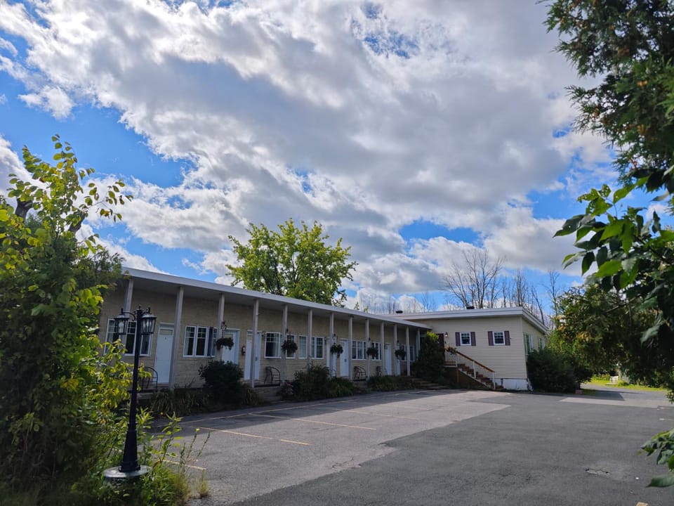 Objectif Sante Hotel in Longueuil