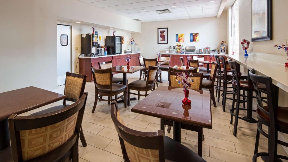 Best Western Airport Inn & Suites Cleveland Hotel in Brook Park