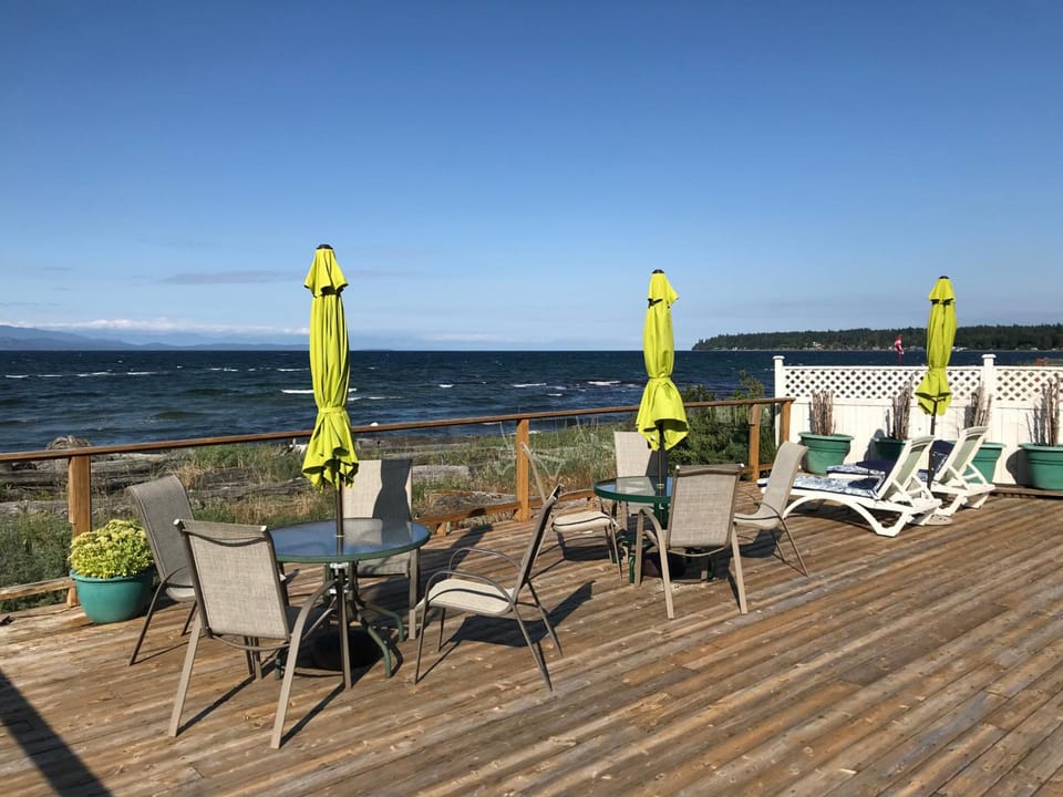 Buena Vista by the Sea Hotel in Qualicum Beach