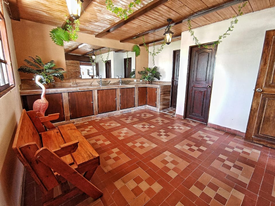 Rocaire Hotel in Gaira