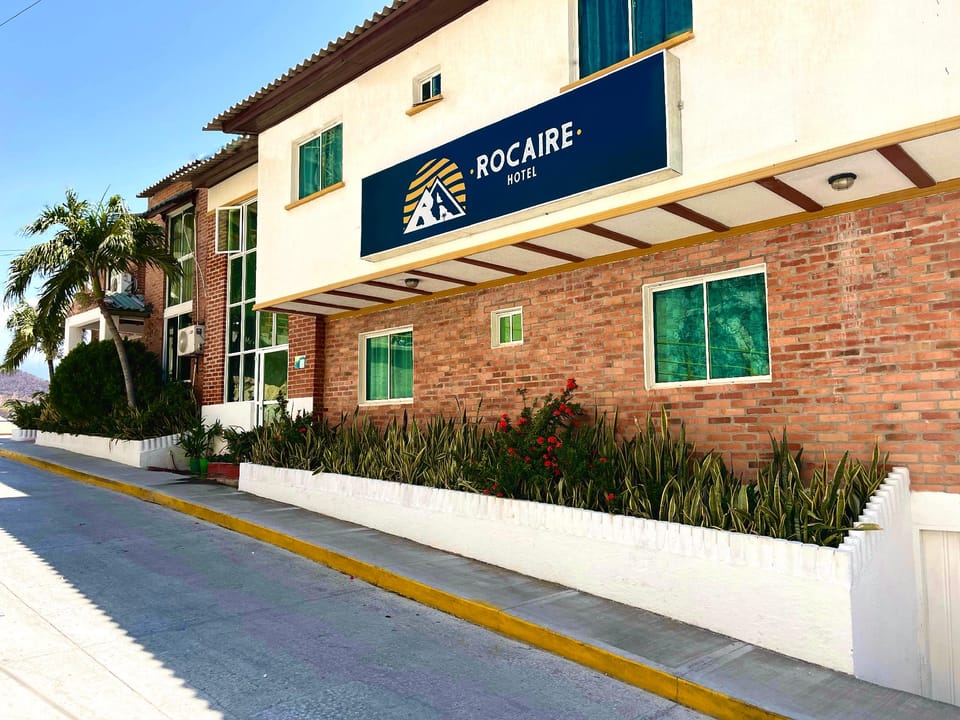 Rocaire Hotel in Gaira