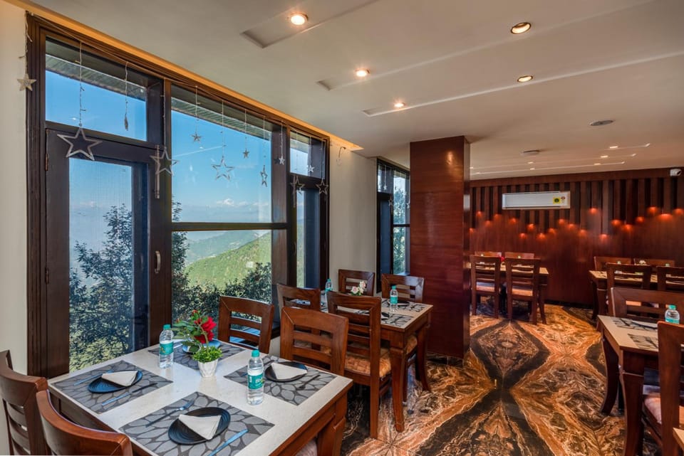 The Seasons Dalhousie - Best Valley View & Mountain View AC Hotel in Dalhousie Hotel in Himachal Pradesh