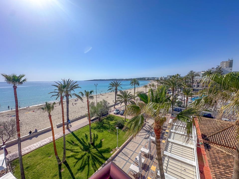 Prope Mare Apartamentos Apartment hotel in Llevant