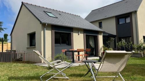 Ker Neizh Cancale, Cottage Baie de Cancale GR34 Hotel in Cancale