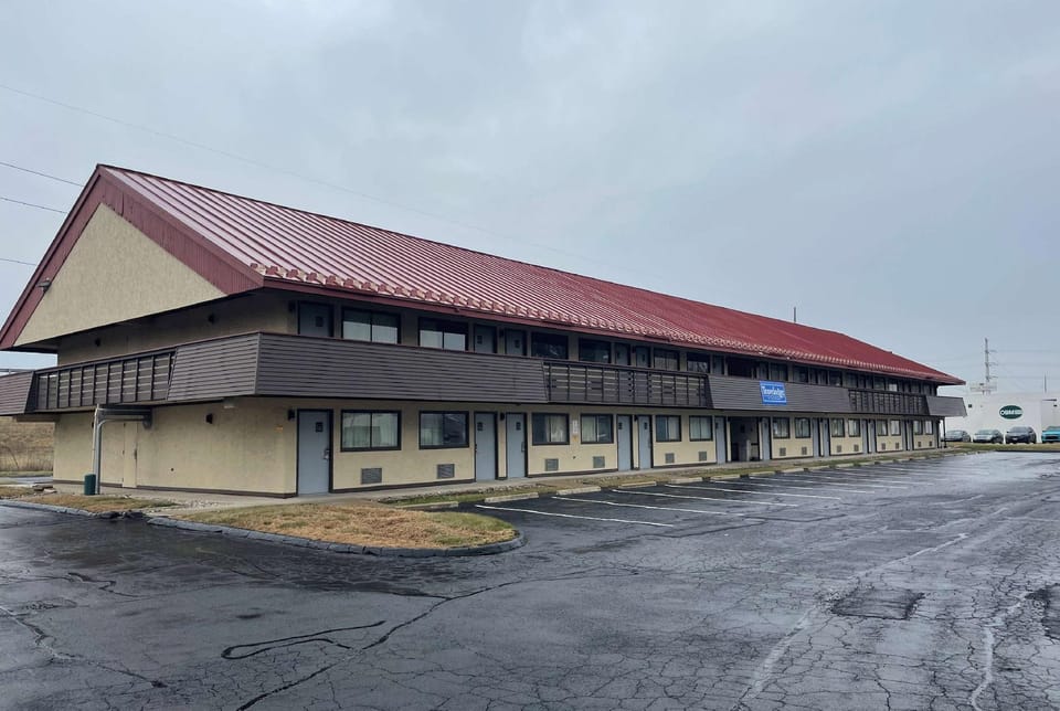 Travelodge by Wyndham Holland/Toledo Hotel in Toledo