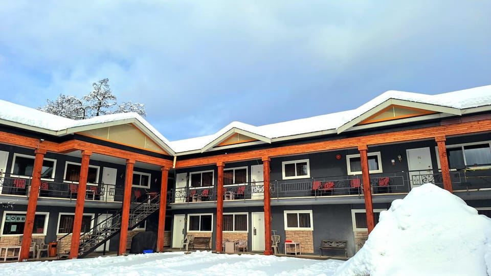 The Guesthouse Ocean View Cottages Hotel in Tolovana Park