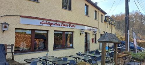 Auberge Chez Dikke Vriend, Chambres et taverne Inn in Wallonia, Belgium