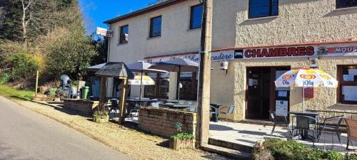 Auberge Chez Dikke Vriend, Chambres et taverne Inn in Wallonia, Belgium