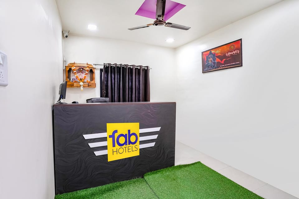 FabExpress Chaitanya Inn Hotel in Maharashtra