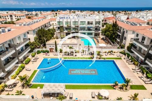 Sunny&Cozy Family Apartment - Walk to the Beach Hotel in Paralimni