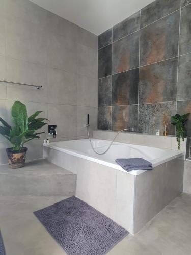 Haven Manor Hotel in Cape Town
