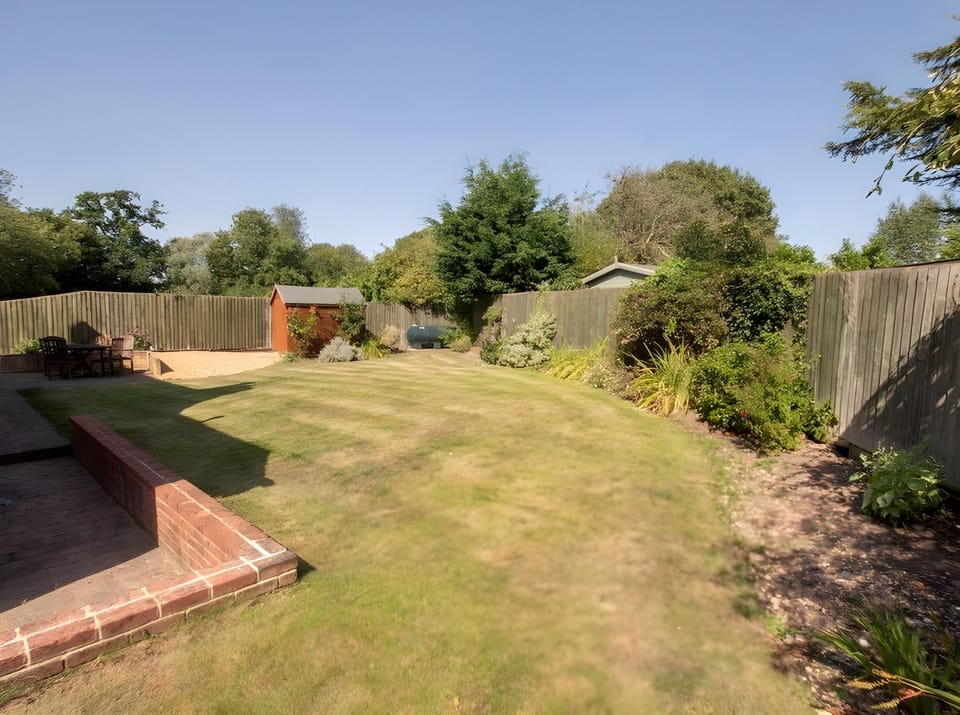 Honey Horsefield Grade ll Cottage Hotel in St Edmundsbury District