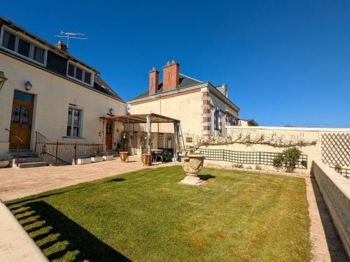 Maison d'hotes de charme du XIXe, proche Chateau de Valencay et Zoo de Beauval - FR-1-591-392 Hotel in Centre-Val de Loire