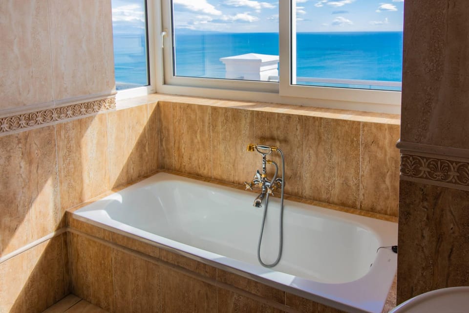 Magnificent villa near Sotogrande Exceptional view Resort in Costa del Sol