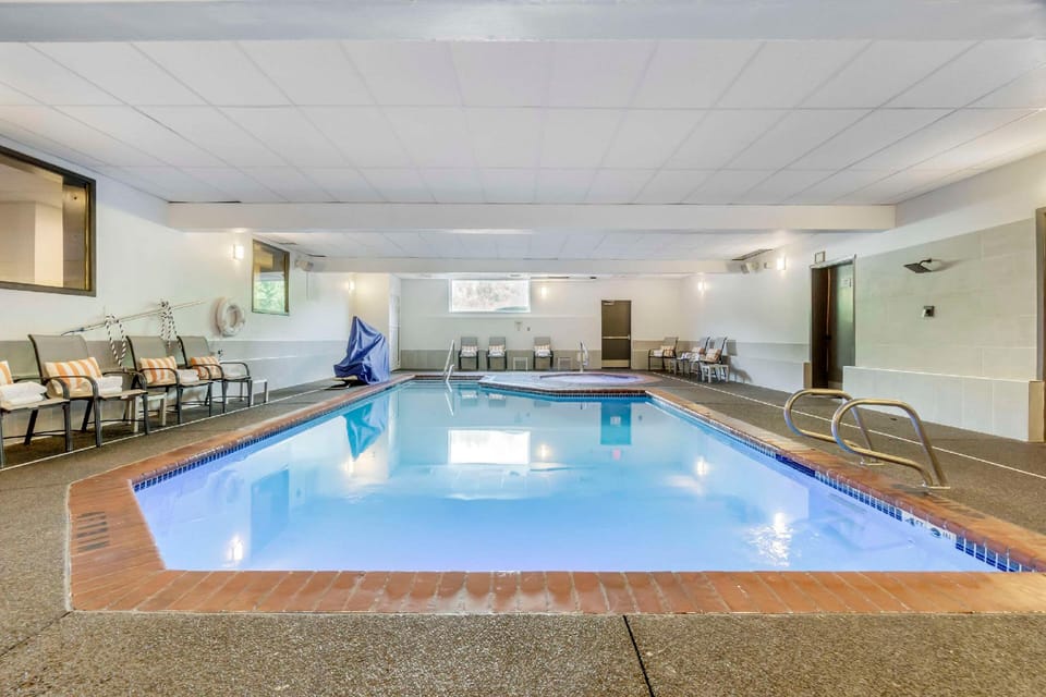 Comfort Inn & Suites Pacific - Auburn Hotel in Auburn