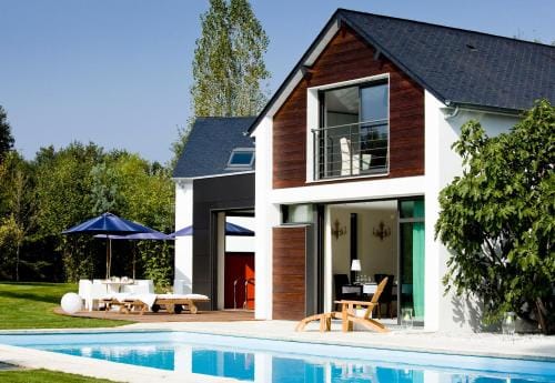 Les Arbres Rouges Hotel in Carquefou