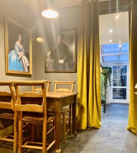 Blas at Fronlas Cafe - The heart of Newport Hotel in Wales