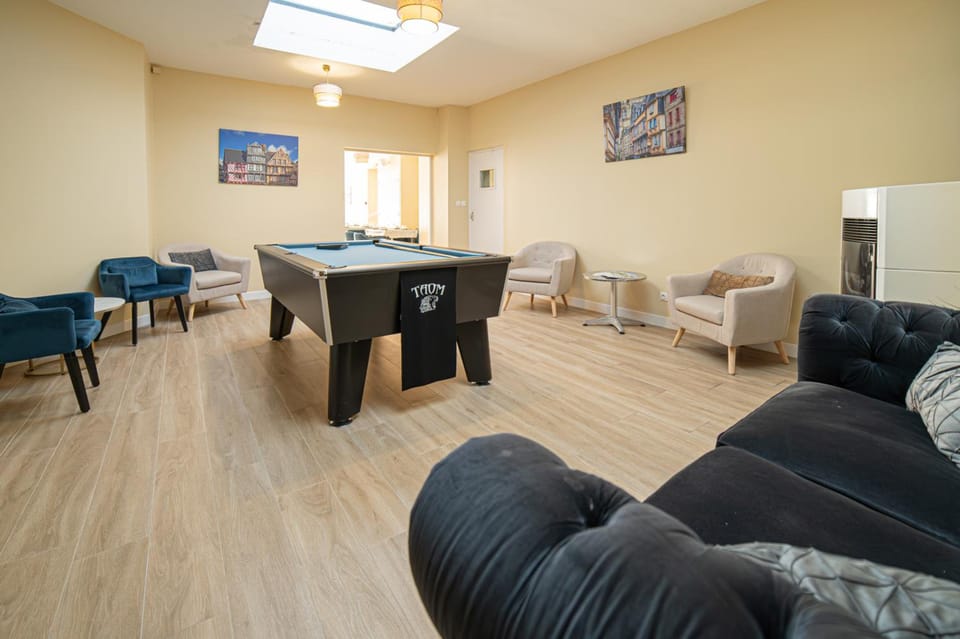 Shared lounge/TV area