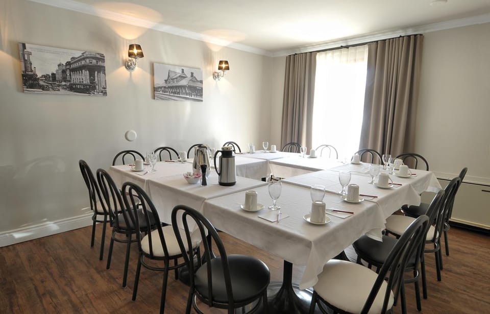 Hotel Le Floral Hotel in Sherbrooke