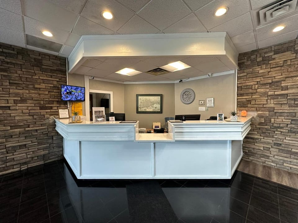 Whalers Inn and Suites Motel in New Bedford