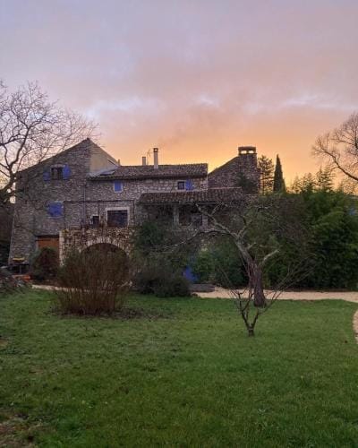 Chambre d'hotes Lavande- A l'Ombre des Tilleuls Hotel in Provence-Alpes-Côte d'Azur
