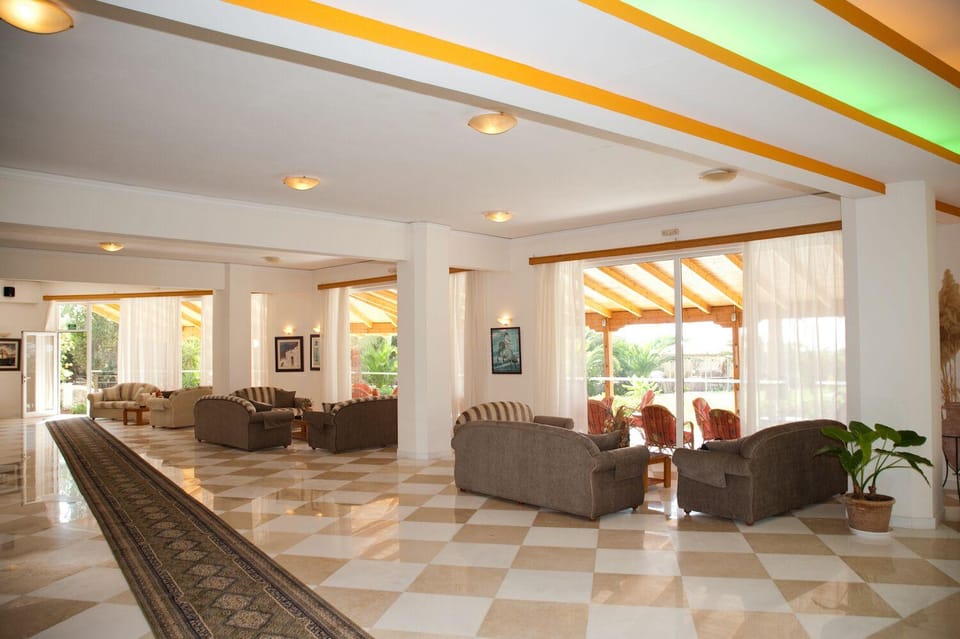 Regina Hotel Hotel in Crete