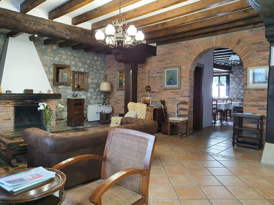 Shared lounge/TV area