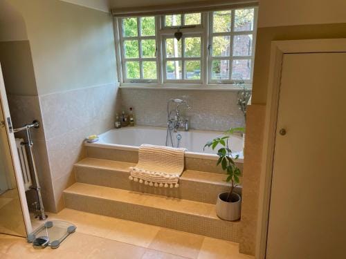 Appletree Cottage Hotel in Wirral