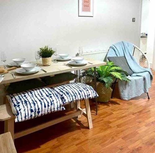 Gorgeous Spacious 2 Br Home 10 Mins To City Hotel in Gateshead