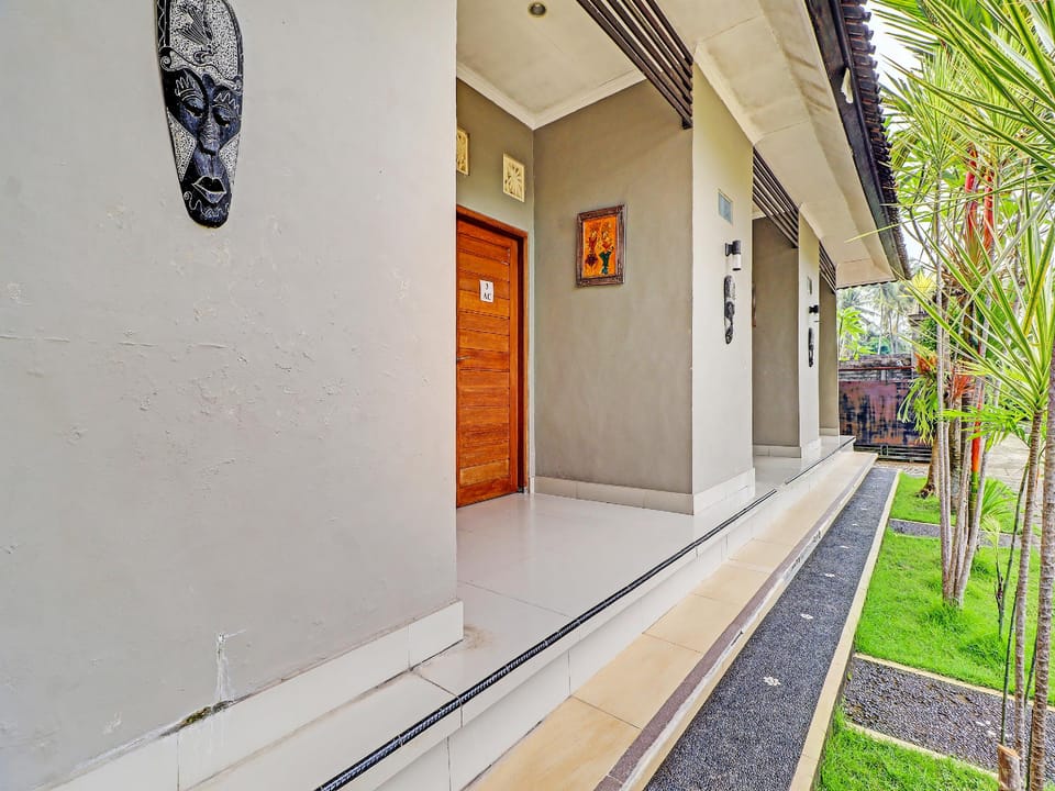 OYO 92203 Tata Guest House Hotel in Blahbatuh