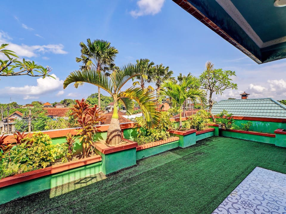 OYO 92175 Surya Madu Guest House Near Pantai Kelan Hotel in Kuta