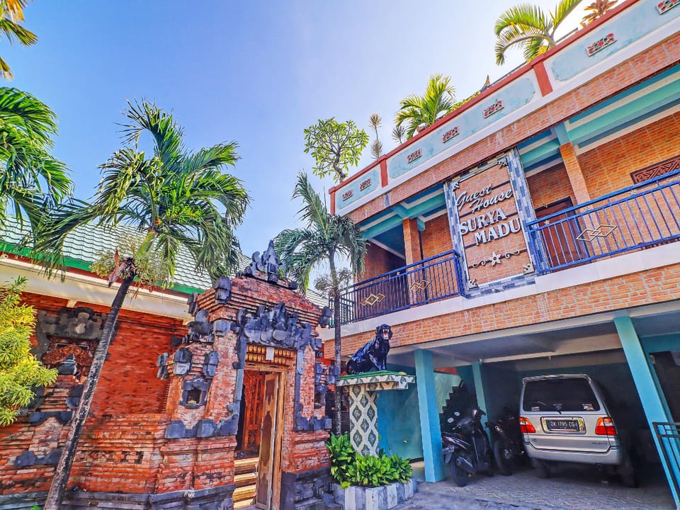 OYO 92175 Surya Madu Guest House Near Pantai Kelan Hotel in Kuta