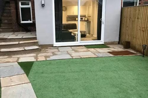 Spacious 2 Bedrooms, Free Parking, Free Wifi - Serene Homes Sheffield Hotel in Sheffield
