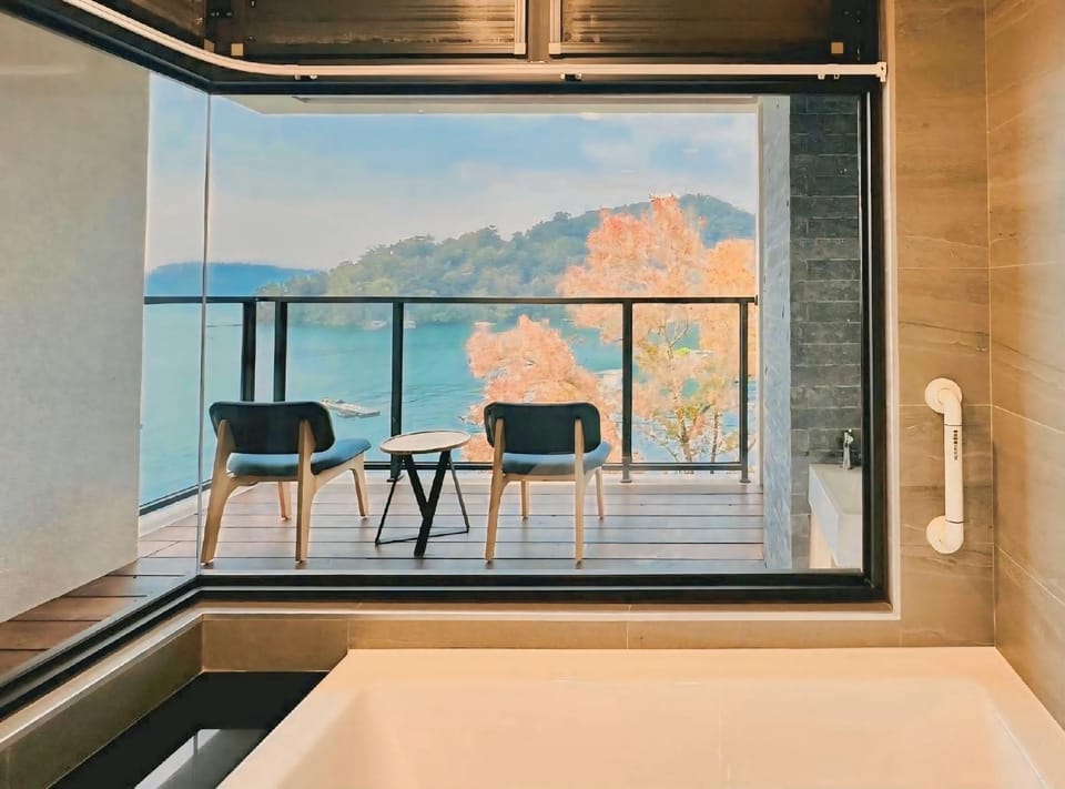 Bathtub