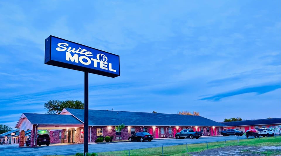 Suite 16 Motel Motel in Gore