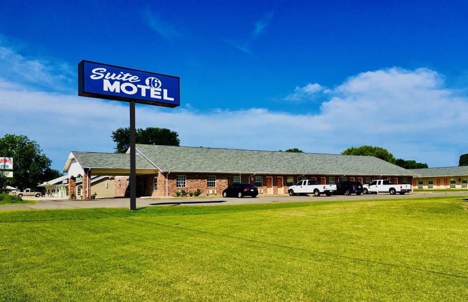 Suite 16 Motel Motel in Gore