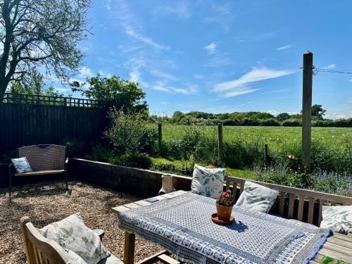 The Log Cabin Hotel in East Dorset District