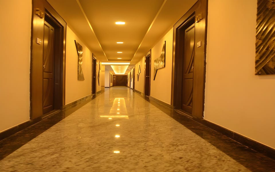 Emerald Manor Hotel in Chennai
