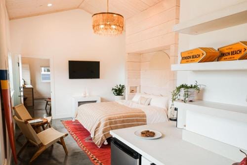 Longboard Studio and Funboard Room includes King Bed and Kitchenette plus King Murphy and Mini Kitch Inn in Stinson Beach