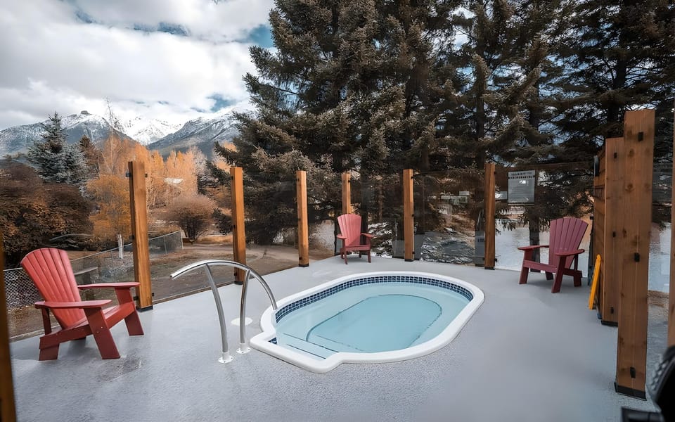 Lamphouse By Basecamp Hotel in Canmore