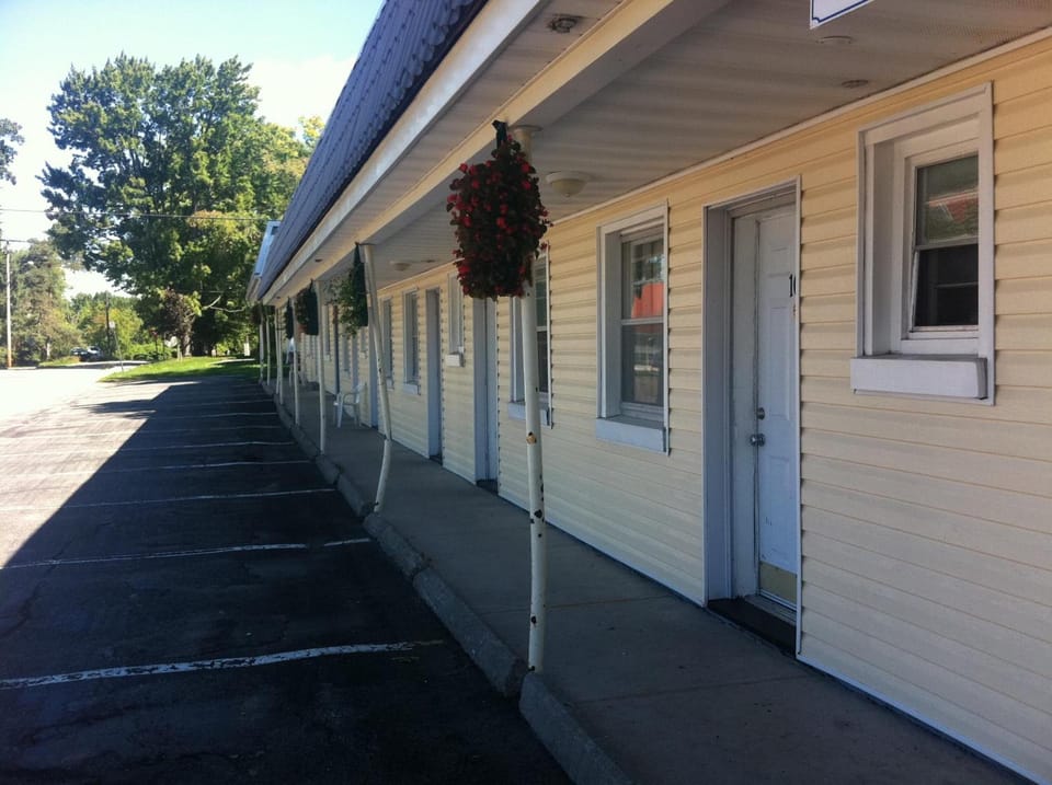 Bracebridge Inn Motel in Bracebridge